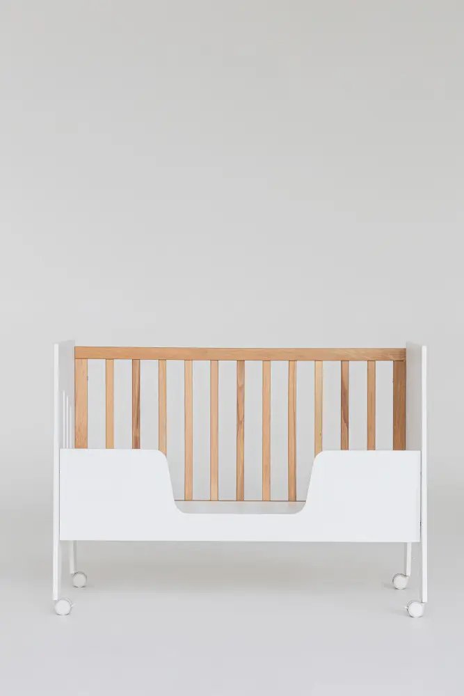 Кроватка-стол Mia белый/дерево (ANT)  