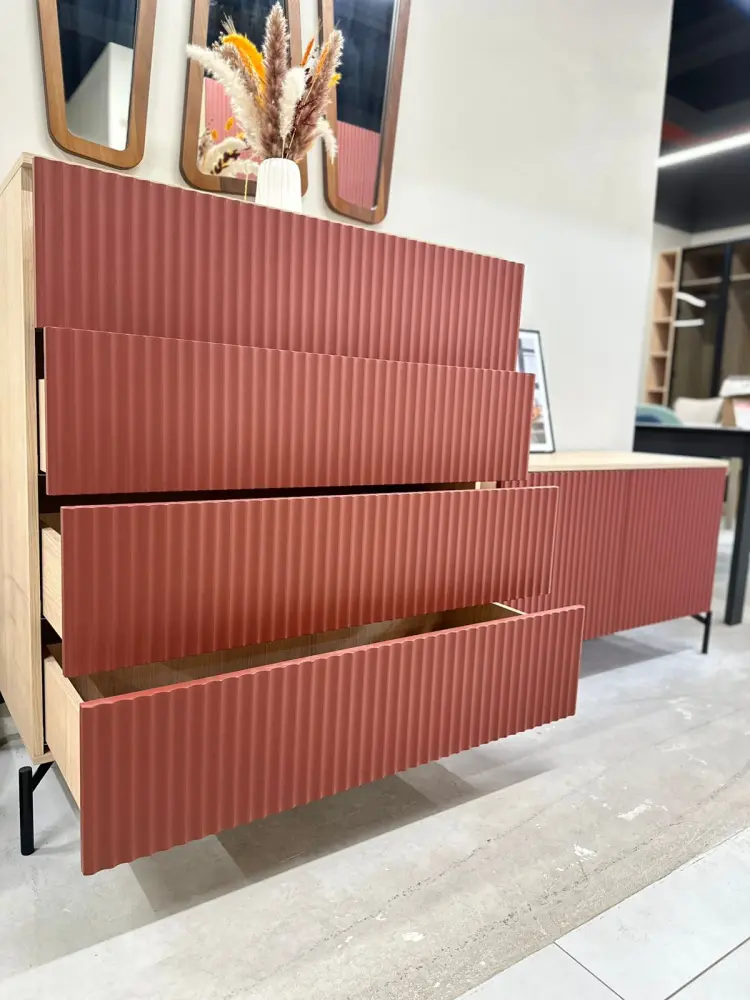 Мебельный гарнитур в спальню №3 тумба+комод Выставочный образец | Интернет магазин Масса Мебель