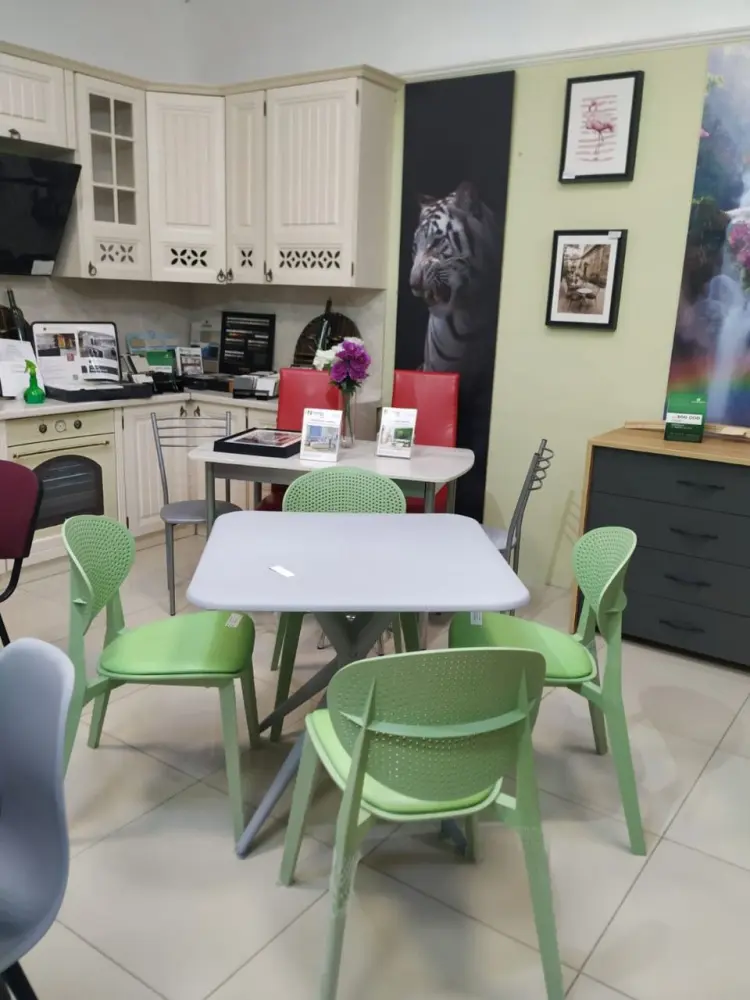 Стол пластиковый квадратный SHT-TU30/TT30 83/83 белый / бук (SHF) снято | Интернет магазин Масса Мебель