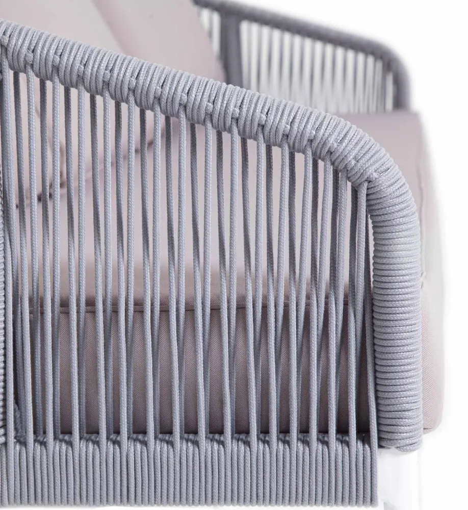 "Канны" диван 2-местный плетеный из роупа, каркас алюминий белый, роуп светло-серый круглый, ткань светло-серая (sis) | Интернет магазин Масса Мебель