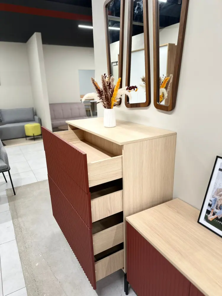 Мебельный гарнитур в спальню №3 тумба+комод Выставочный образец | Интернет магазин Масса Мебель