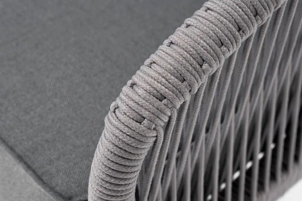 "Канны" кресло плетеное из роупа, каркас алюминий белый шагрень, роуп светло-серый круглый, ткань серая (sis) | Интернет магазин Масса Мебель