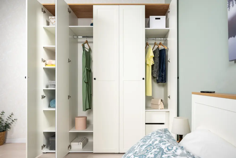 Шкаф для одежды трехдверный Остин 13.336.03 Белый шагрень/Дуб Золотой (Mob) | Интернет магазин Масса Мебель