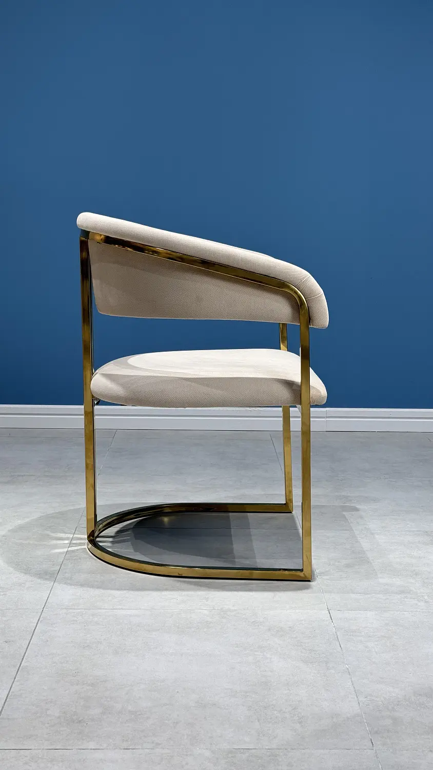 Стул мягкий Биен белый велюровый - золотой каркас, MASSA