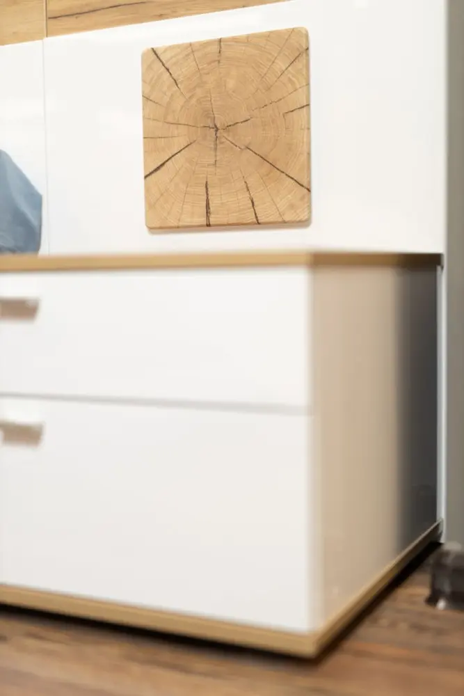 Тумба прикроватная с декоративным щитом Фиджи  (Дуб Золотой/Белый) ЛД - интернет магазин Масса Мебель