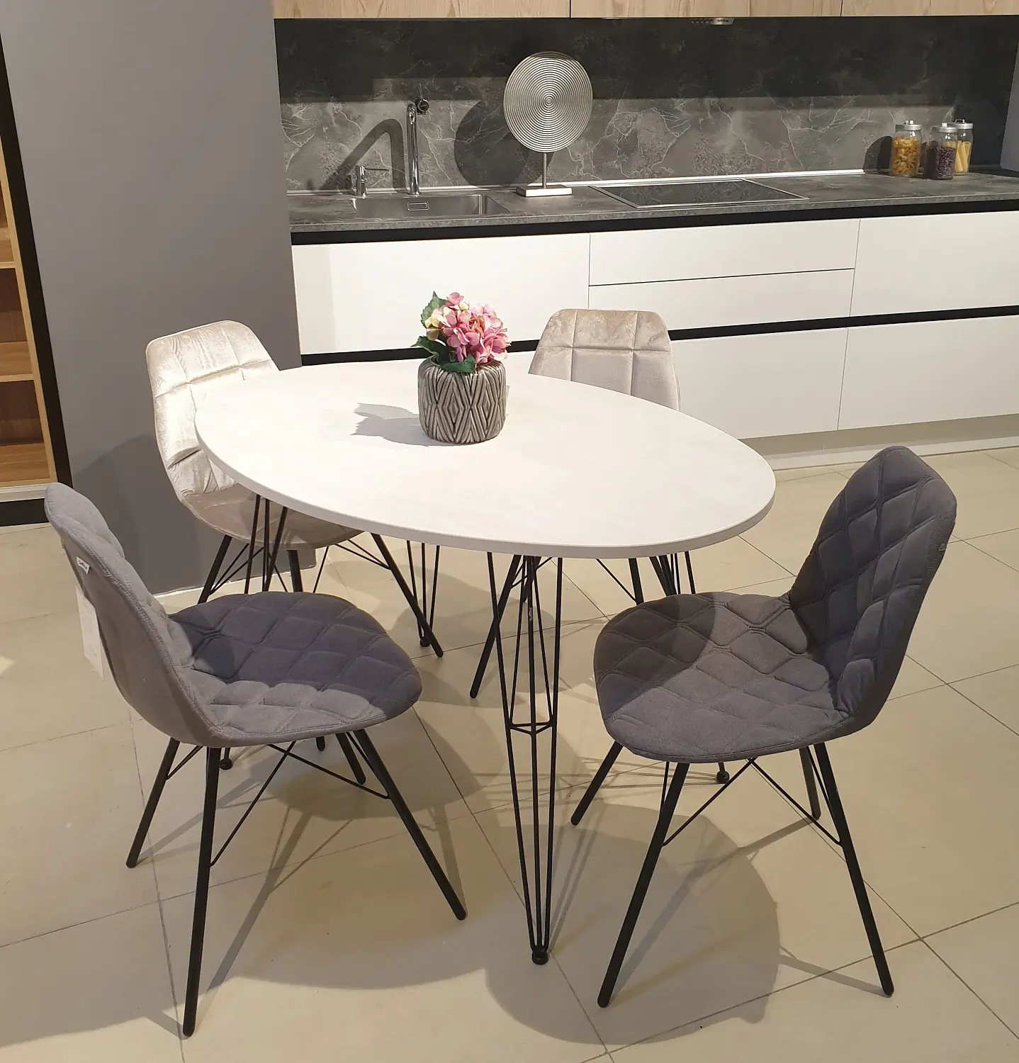 Стол обеденный овальный SHT-TU10/TT 120х80 МДФ черный металл / бетон крем (SHF)