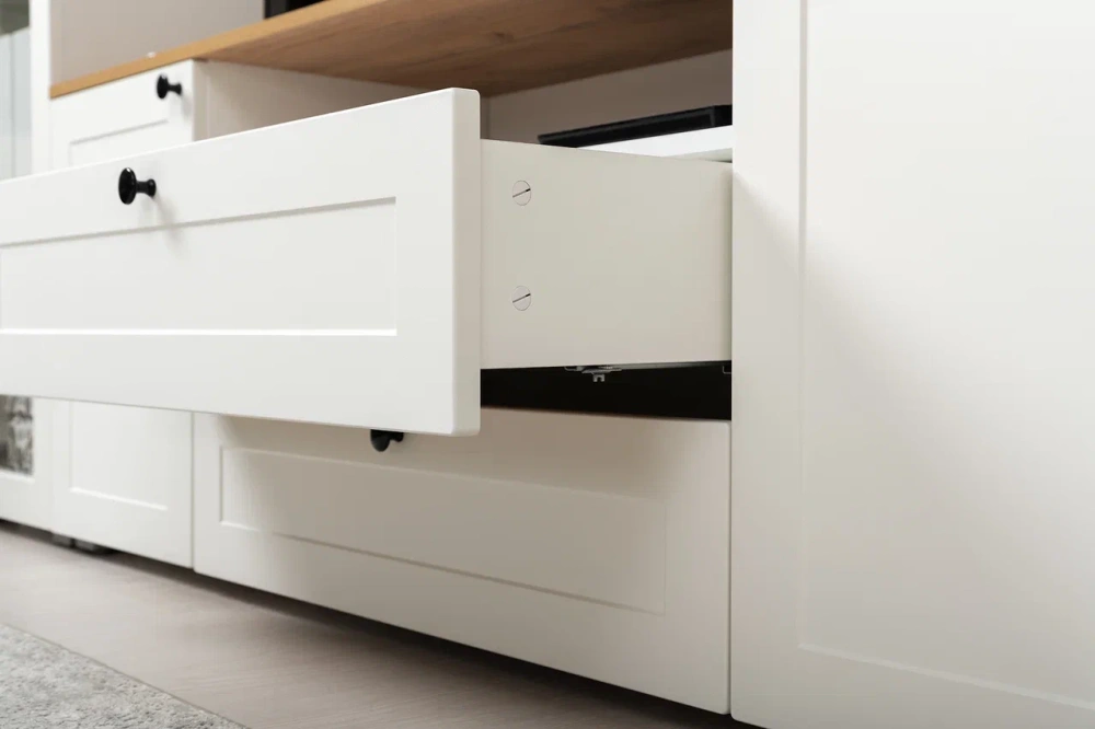 Тумба под ТВ Остин 16.47 Белый шагрень/Дуб Золотой (Mob) - интернет магазин Масса Мебель